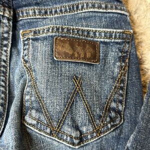 3T Regular Slim fit Wrangler retro
slim straight boys or girls denim jeans